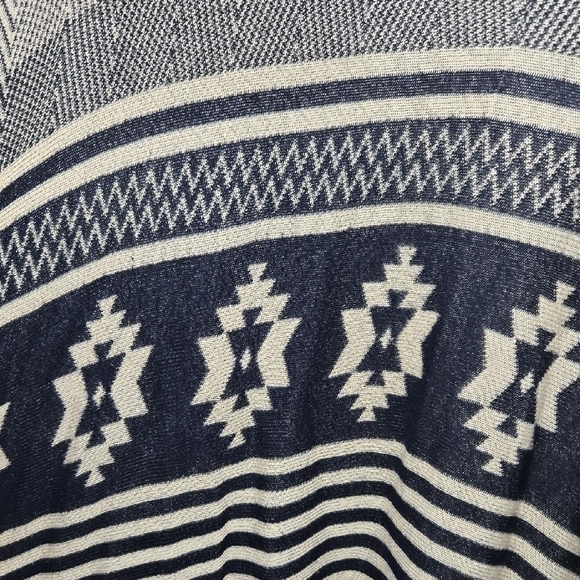 Forever 21 Blue and Cream Geometric Aztec Southwestern Design Knit Vest - Picture 7 of 7